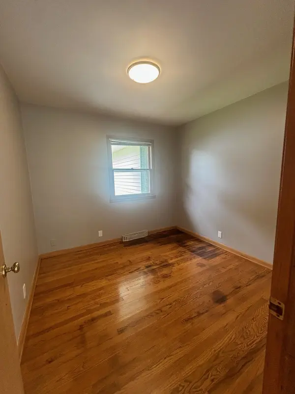 120 E 9th, Halstead, KS 67056