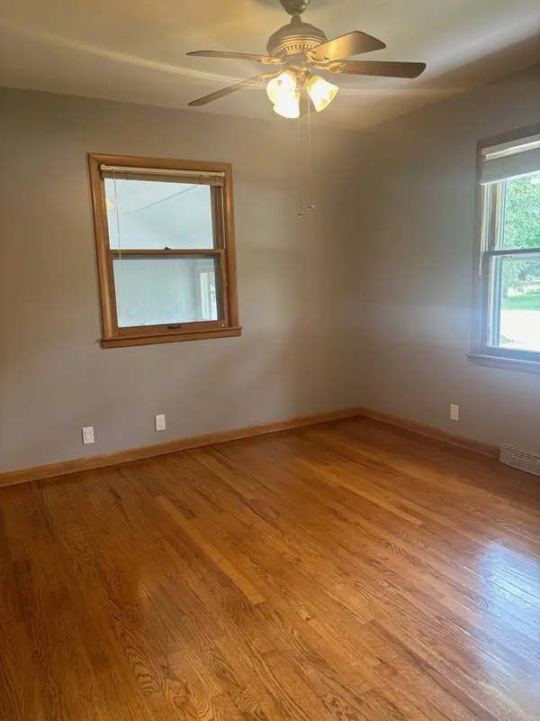 120 E 9th, Halstead, KS 67056