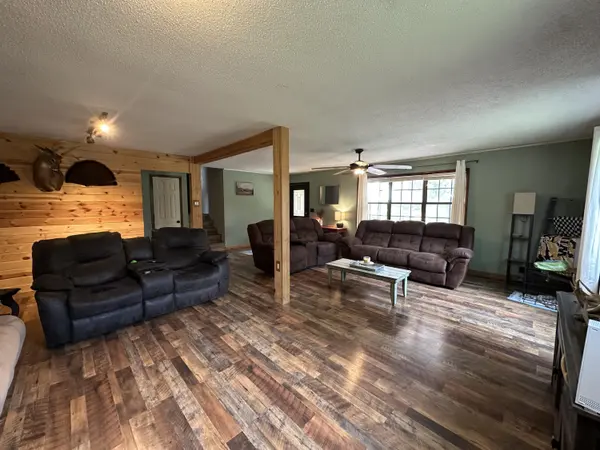 12233 Apple Road, Carthage, MO 64836
