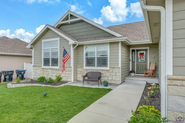 3319 SW 44th St, Topeka, KS 66610