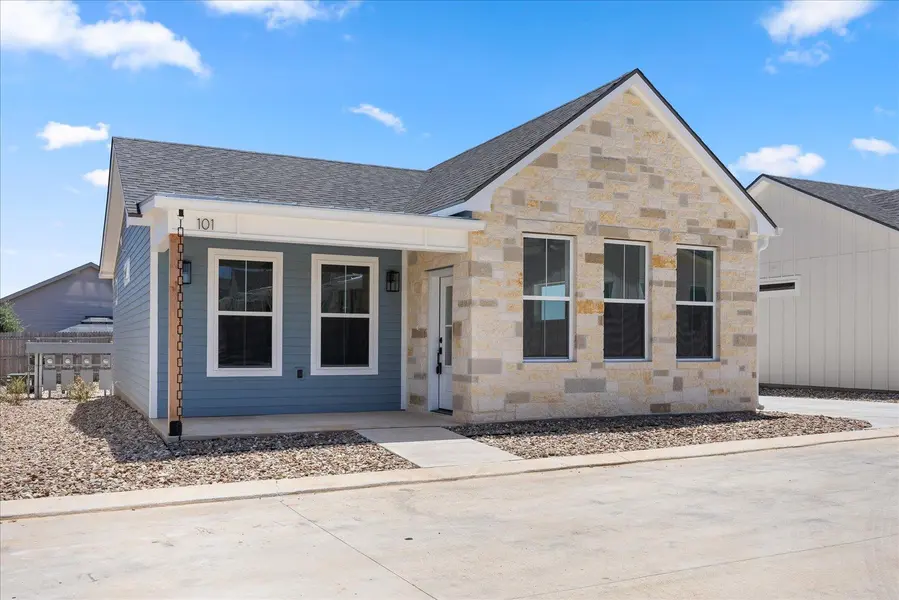 802 S Creek ST #101, Fredericksburg, TX 78624