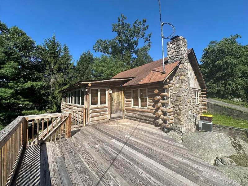 122 Woods RD, Greenwood Lake, NY 10925