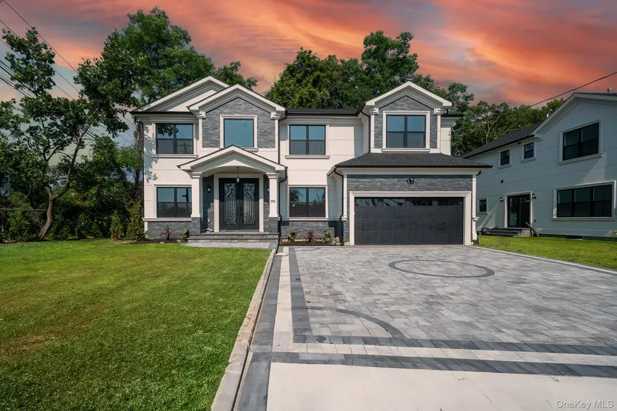 770 Cedar ST, Syosset, NY 11791