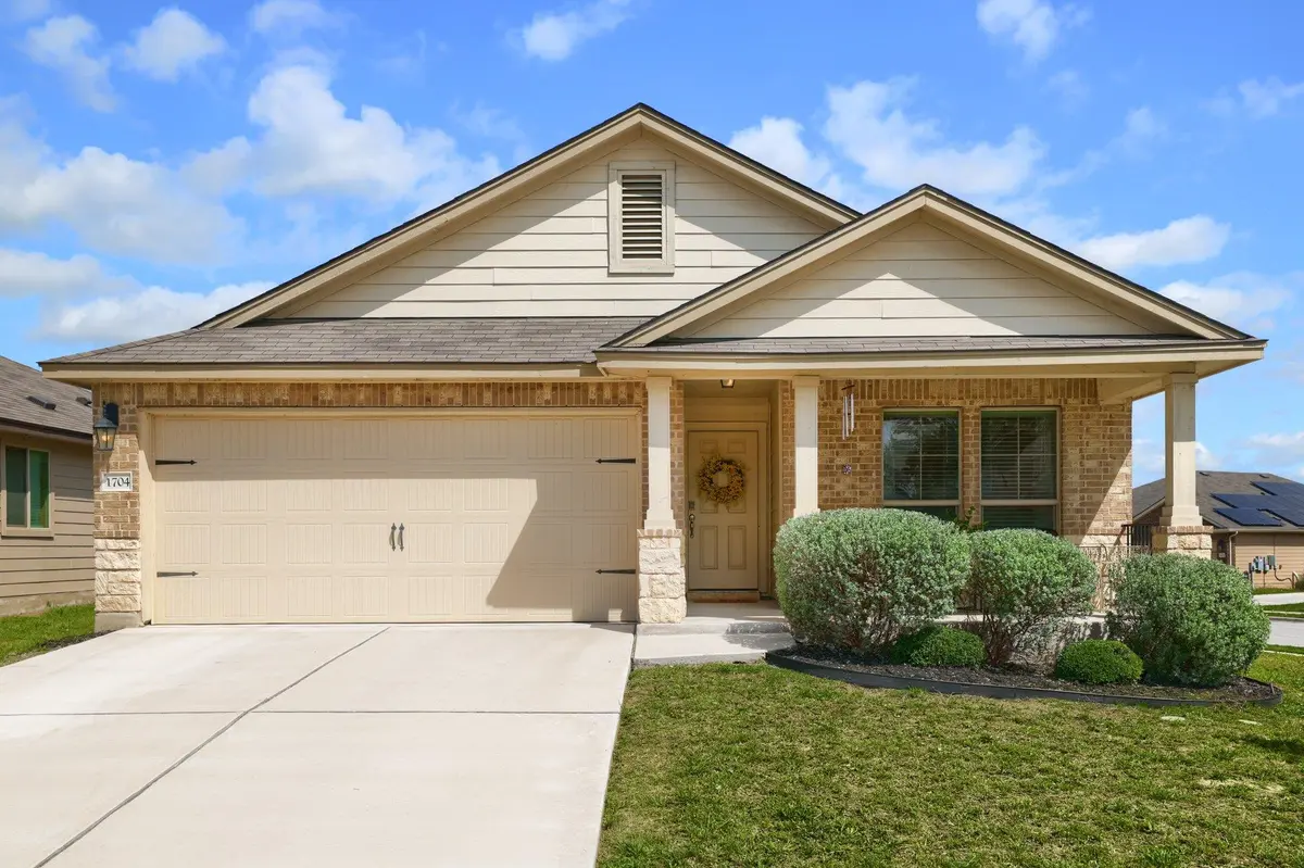 1704 T H Johnson DR, Taylor, TX 76574