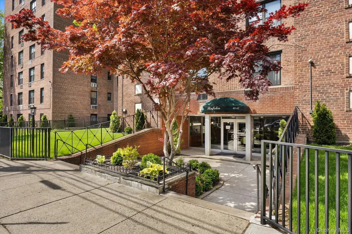 65-15 38th AVE #5K, Woodside, NY 11377