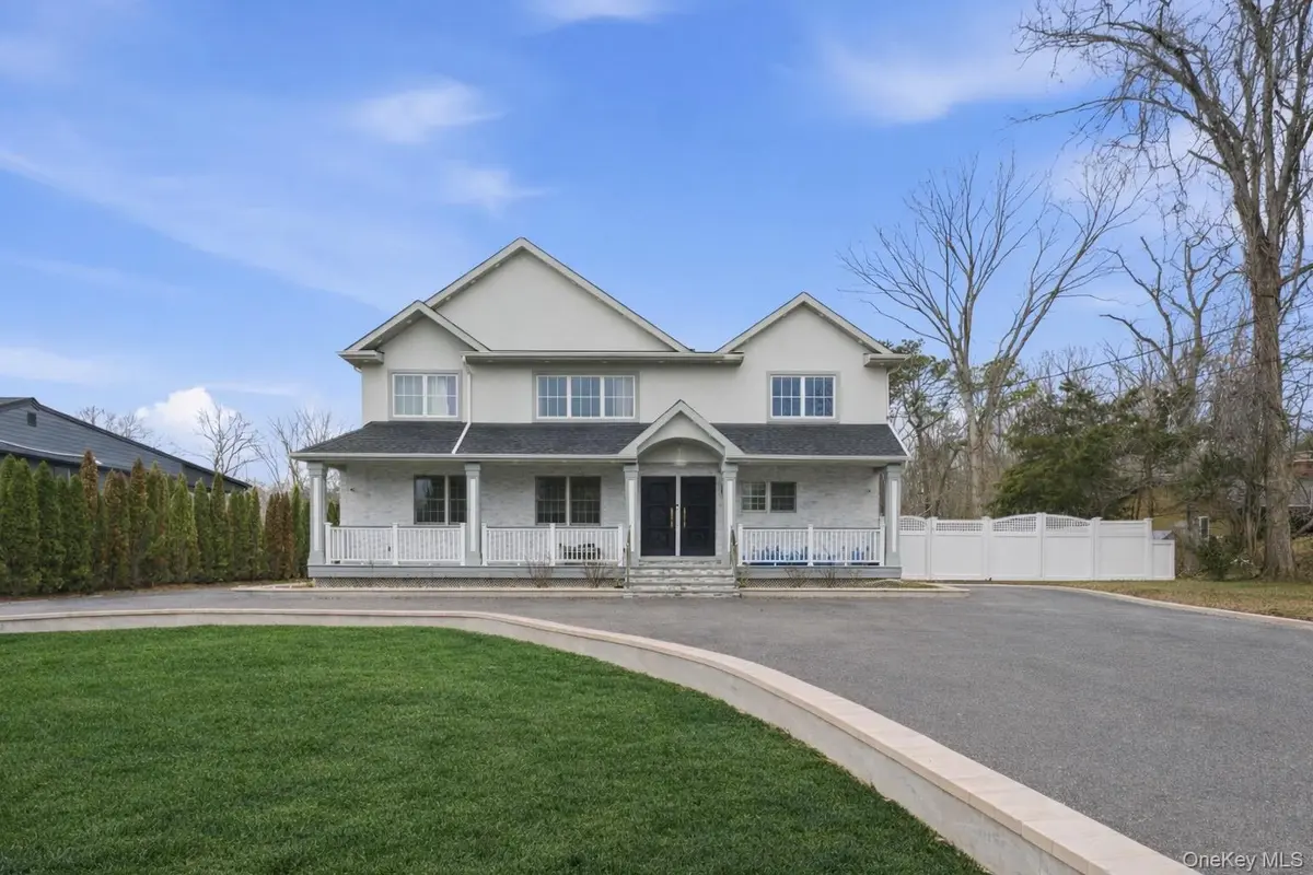 171 Oakfield AVE, Dix Hills, NY 11746