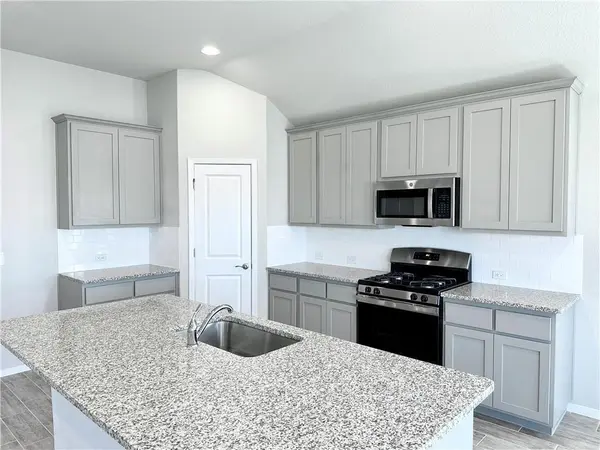 131 Spiny Lizard LN, San Marcos, TX 78666