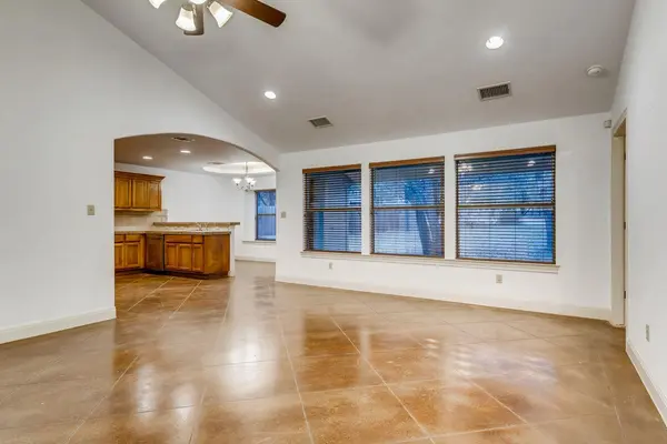 300 S Venture BLVD S, Lago Vista, TX 78645