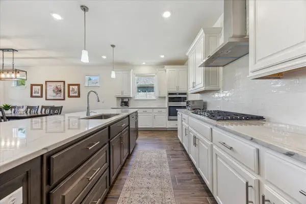 636 Martingale ST, Georgetown, TX 78633