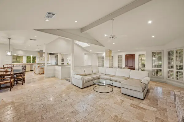 1005 Challenger, Lakeway, TX 78734