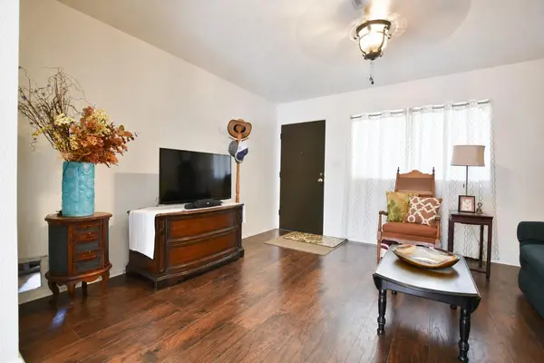 1011 S Brownleaf ST, San Antonio, TX 78227