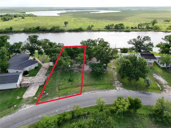 1836 CR 206, Sargent, TX 77414