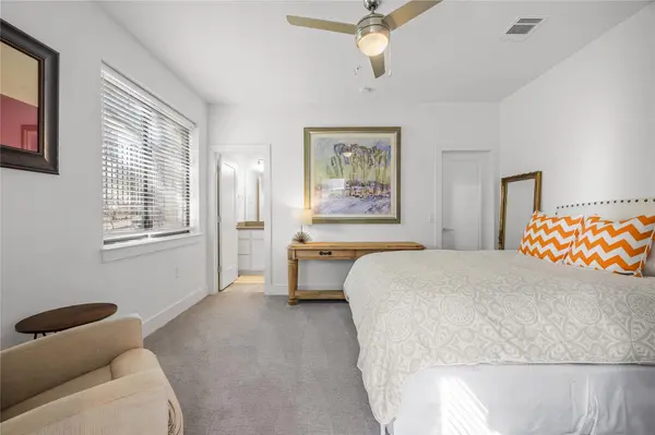 2050 Lohmans Spur RD #101, Lakeway, TX 78734