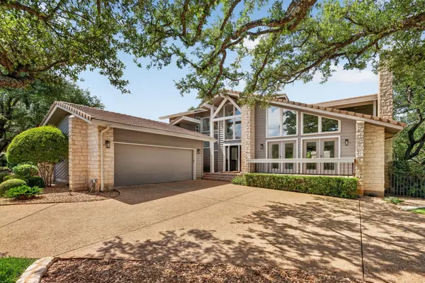 50 Stillmeadow DR, The Hills, TX 78738