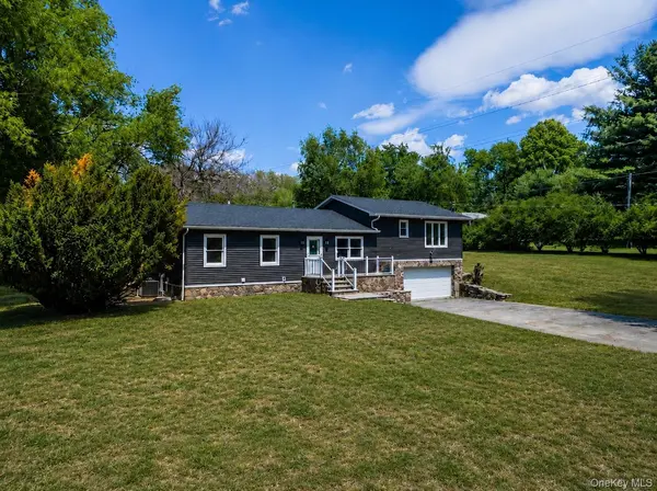 52 Rudolph RD, Modena, NY 12548