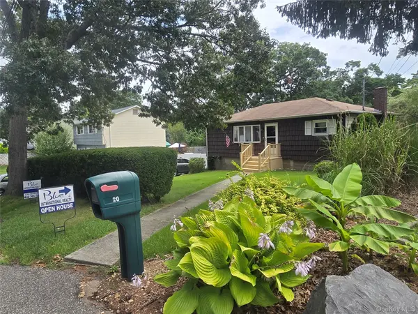 20 Birch AVE, Farmingville, NY 11738