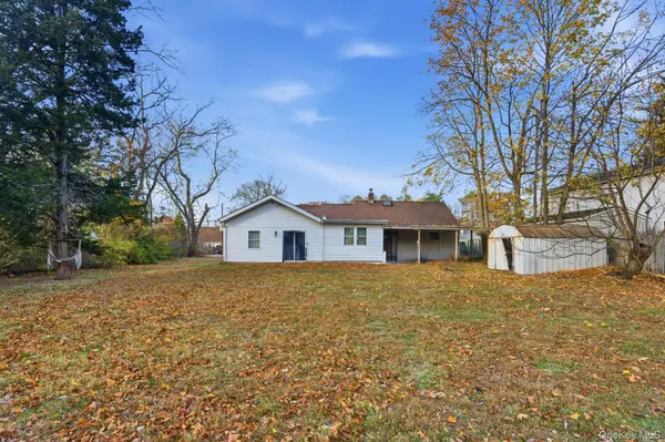 36 Ralph AVE, Brentwood, NY 11717
