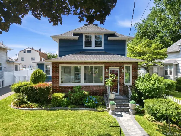 123 Briggs AVE, Yonkers, NY 10701