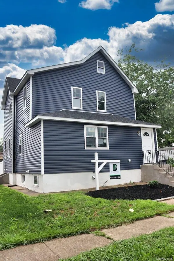 21 Randall AVE, Lynbrook, NY 11563