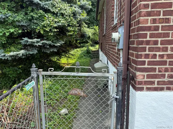 56 Hunt AVE, Yonkers, NY 10710