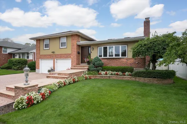 1118 Howard DR, Westbury, NY 11590