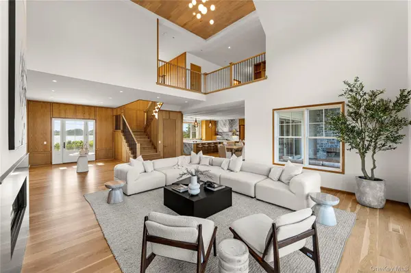 32 Quogo Neck LN, Quogue, NY 11959