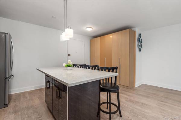 6011 Broadway #5E, Woodside, NY 11377