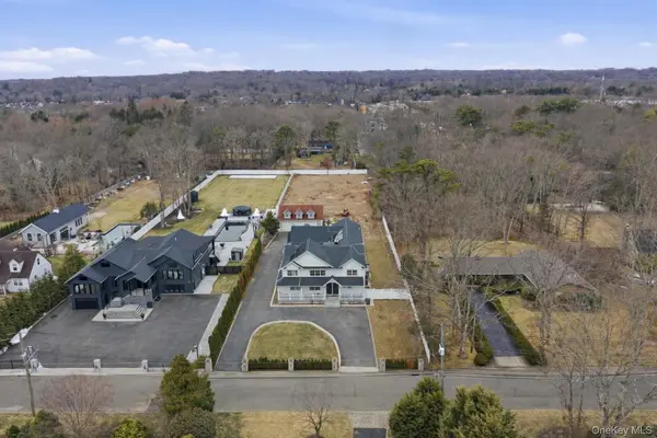 171 Oakfield AVE, Dix Hills, NY 11746