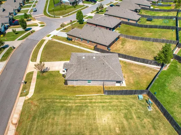 12466 Native Hill DR, Choctaw, OK 73020