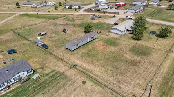 9901 N Gregory RD, Yukon, OK 73099