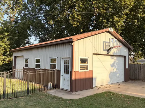 914 N 2nd Street, Arkansas City, KS 67005-6639