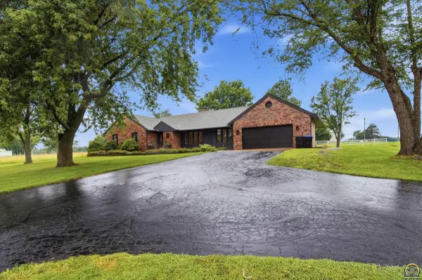 3701 SE Shawnee Heights RD, Tecumseh, KS 66542