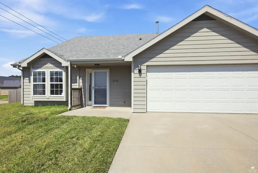 2718 Blaine CT, Junction City, KS 66441