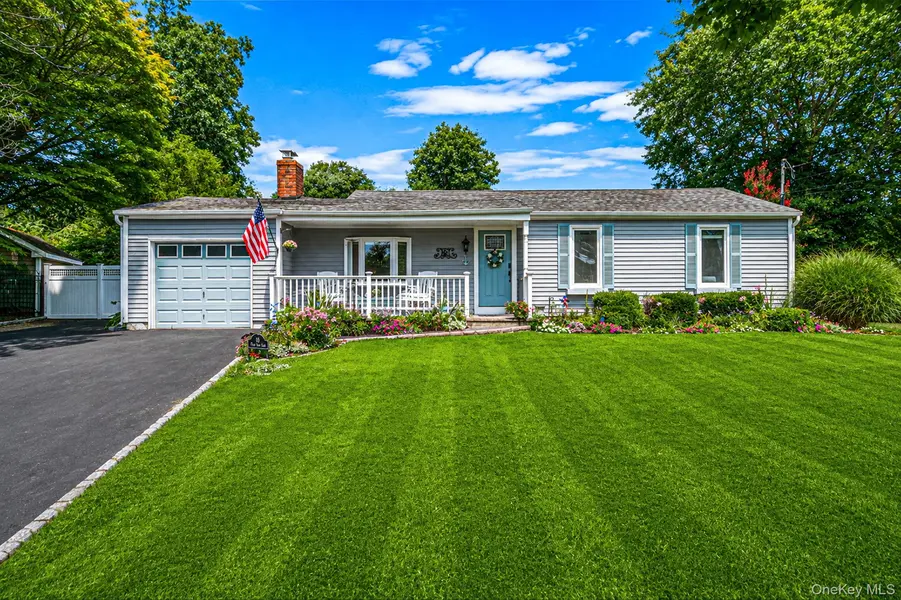 16 Pine Edge DR, East Moriches, NY 11940