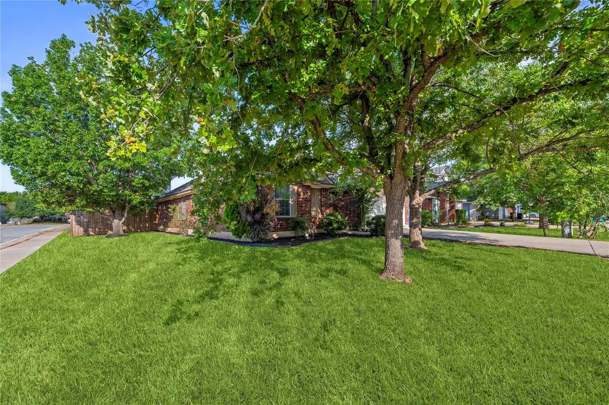 701 Sparkling Brook LN, Leander, TX 78641