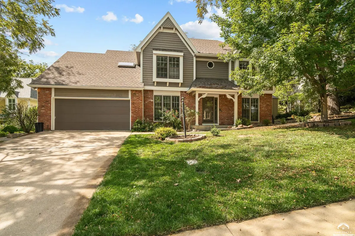 4512 Cedar Ridge CT, Lawrence, KS 66049