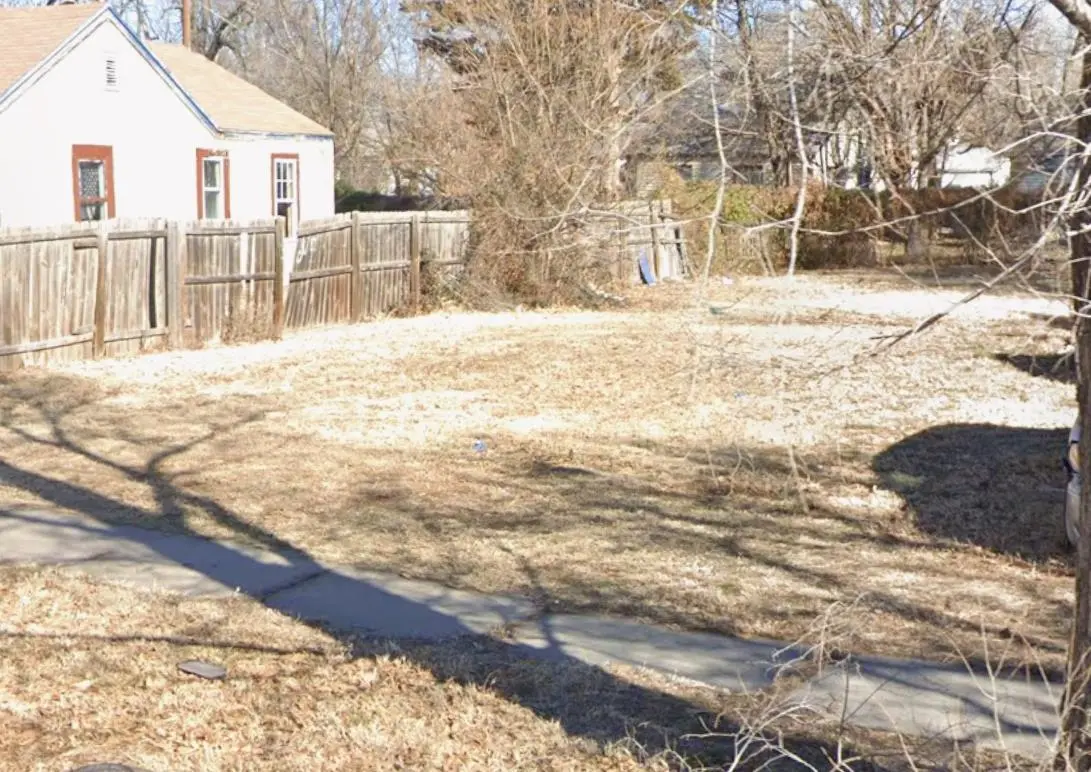 2312 E Random Rd, Wichita, KS 67214