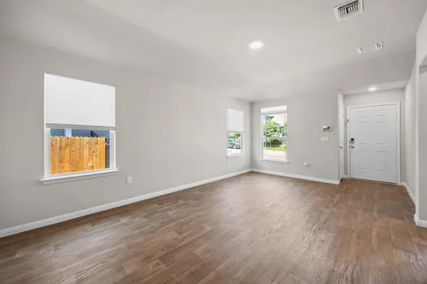 1803 Arborside DR, Austin, TX 78754
