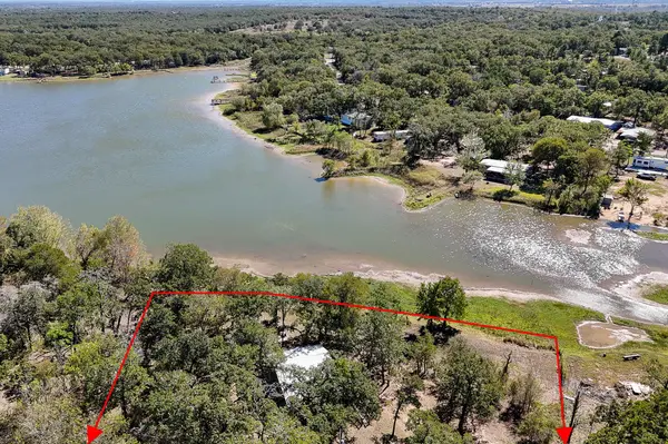 131 Moccasin Bend DR, Smithville, TX 78957