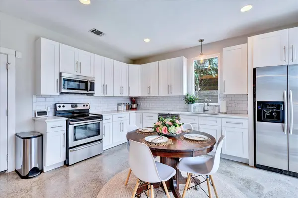 919 E 51st ST #B, Austin, TX 78751