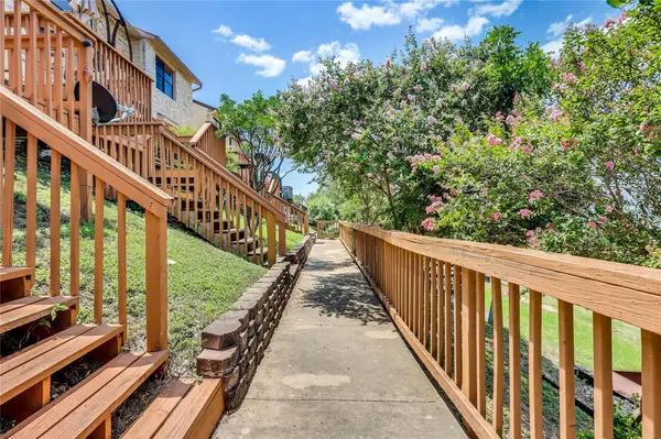 21461 Coyote TRL #6, Lago Vista, TX 78645