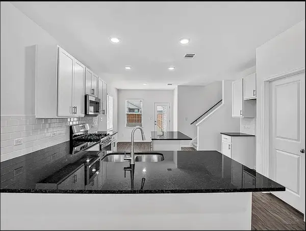 203 Betsy RD, Hutto, TX 78634