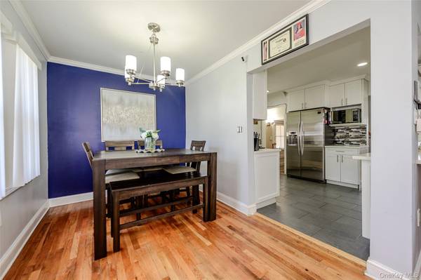 58 N Montgomery ST, Valley Stream, NY 11580