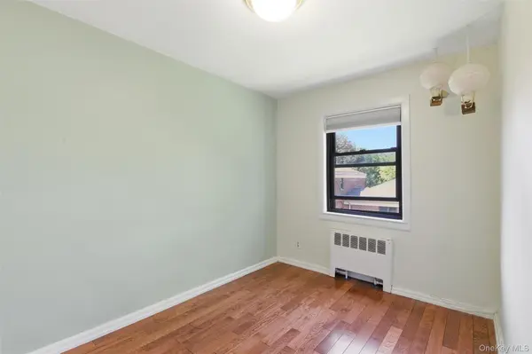 220-17 75th AVE #85A2, Oakland Gardens, NY 11364