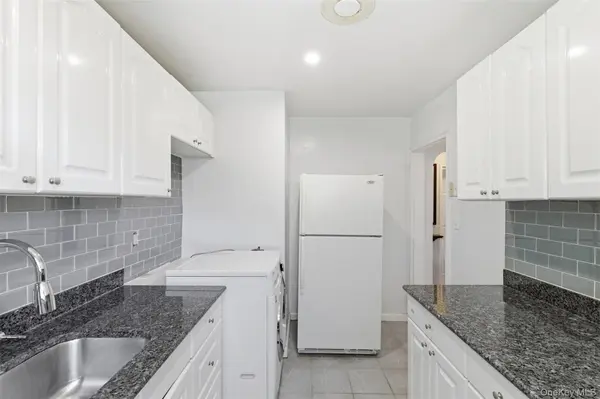 220-17 75th AVE #85A2, Oakland Gardens, NY 11364