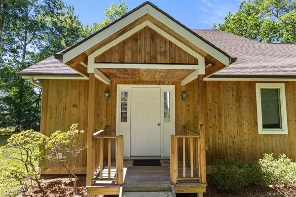 64 Lillian RD, Mahopac, NY 10541