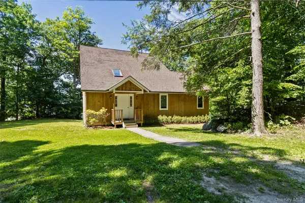 64 Lillian RD, Mahopac, NY 10541