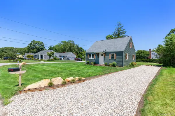 90 Sunrise AVE, Riverhead, NY 11901