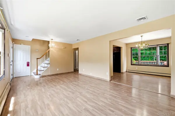 901 Liberty ST, Bohemia, NY 11716