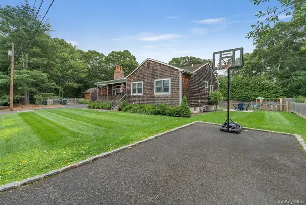 10 7th ST, East Hampton, NY 11937